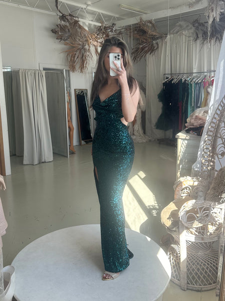 green emerald velvet dress Lily & Taylor 4092 – Diva's Den Fashion, LLC